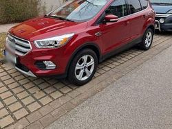 Rot Gebraucht 2017 Ford Kuga Titanium SUV | 10.700 € (Fairer Preis)