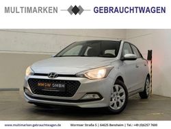 Sleek silver / met Gebraucht 2017 Hyundai i20 Active Limousine | 7.990 € (Fairer Preis)