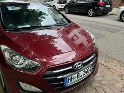 Rot Gebraucht 2016 Hyundai i30 Limousine | 8.500 € (Fairer Preis)
