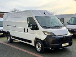 Weiß Gebraucht 2024 Peugeot Boxer Van | 26.178 € (Guter Preis)