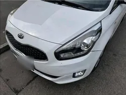 Weiß Gebraucht 2014 Kia Carens Van / Kleinbus | 6.499 € (Guter Preis)