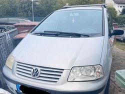 Silber Gebraucht 2002 VW Sharan Van / Kleinbus | 2.299 € (Teuer)