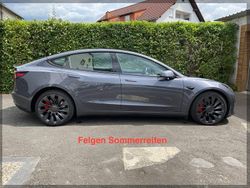 Silber Gebraucht 2023 Tesla Model 3 Performance Limousine | 34.900 € (Fairer Preis)