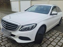 Weiß Gebraucht 2016 Mercedes C180 Limousine | 16.600 € (Fairer Preis)