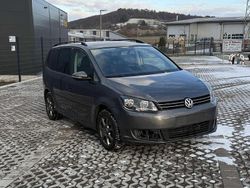Grau Gebraucht 2014 VW Touran Trendline Van / Kleinbus | 5.199 € (Fairer Preis)