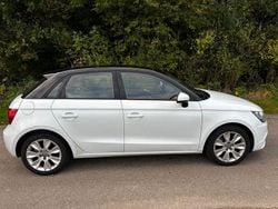 Weiß Gebraucht 2014 Audi A1 Sportback Ambition Kleinwagen | 8.900 € (Guter Preis)