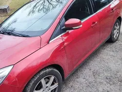 Rot Gebraucht 2012 Ford Focus Trend Kombi | 5.000 € (Fairer Preis)