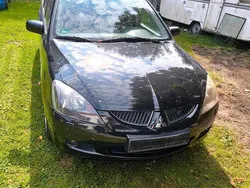 Schwarz Gebraucht 2003 Mitsubishi Lancer Kombi | 1.100 €