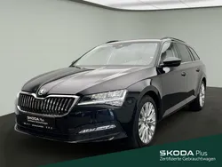 Schwarzmagic perleffekt met. Gebraucht 2024 Skoda Superb Ambition Kombi | 29.970 € (Etwas zu teuer)