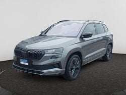 Graphitegrau metallic Gebraucht 2025 Skoda Karoq SportLine SUV | 38.485 € (Fairer Preis)