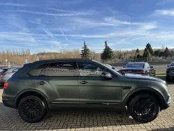 Blau Gebraucht 2016 Bentley Bentayga SUV | 99.990 € (Etwas zu teuer)