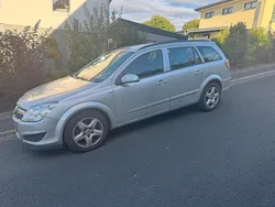 Silber Gebraucht 2006 Opel Astra Kombi | 2.800 € (Teuer)