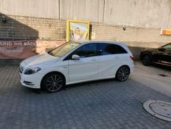 Weiß Gebraucht 2012 Mercedes B200 Van / Kleinbus | 9.900 € (Etwas zu teuer)