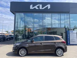 Braun Gebraucht 2019 Kia Carens DREAM-TEAM Edition Van / Kleinbus | 14.690 € (Etwas zu teuer)
