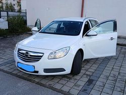 Weiß Gebraucht 2010 Opel Insignia Sport Kombi | 4.200 € (Fairer Preis)