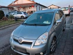 Grau Gebraucht 2009 Toyota Corolla Verso Van / Kleinbus | 2.450 € (Guter Preis)