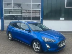 Blau Gebraucht 2021 Ford Focus Cool & Connect Limousine | 16.500 € (Fairer Preis)