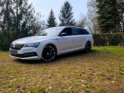 Weiß Gebraucht 2019 Skoda Superb SportLine Kombi | 24.500 € (Guter Preis)