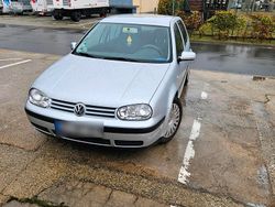Grau Gebraucht 2000 VW Golf IV Kleinwagen | 1.200 € (Fairer Preis)
