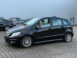 Schwarz Gebraucht 2010 Mercedes B180 Sport Edition Van / Kleinbus | 6.990 € (Fairer Preis)