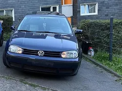 Blau Gebraucht 1998 VW Golf IV Kleinwagen | 1.200 €