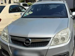Grau Gebraucht 2006 Opel Vectra Edition Kombi | 2.100 € (Fairer Preis)