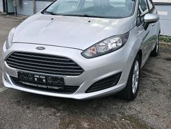 Silber Gebraucht 2014 Ford Fiesta SYNC Edition Kleinwagen | 6.000 € (Guter Preis)