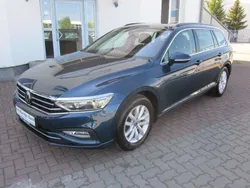 Aquamarinblau metallic Gebraucht 2023 VW Passat Business Kombi | 24.999 € (Fairer Preis)