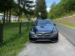 Grau Gebraucht 2014 Mercedes E250 AMG Kombi | 12.000 € (Fairer Preis)