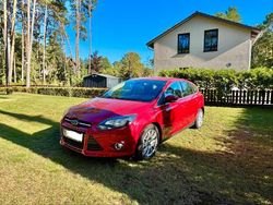 Rot Gebraucht 2011 Ford Focus Titanium Limousine | 7.000 € (Fairer Preis)