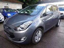 Grau Gebraucht 2015 Hyundai ix20 Style Van / Kleinbus | 6.490 € (Fairer Preis)