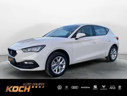 "candy" weiss Gebraucht 2025 Seat Leon Style Limousine | 22.890 € (Guter Preis)