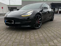 Schwarz Gebraucht 2020 Tesla Model 3 Performance Limousine | 26.500 € (Etwas zu teuer)