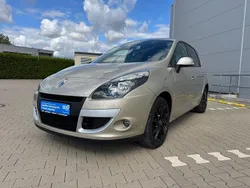 Gold Gebraucht 2011 Renault Scénic III Luxe Van / Kleinbus | 6.450 € (Fairer Preis)