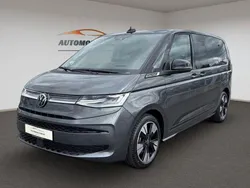 Deep black perleffekt Gebraucht 2024 VW T7 Style Van | 63.890 € (Etwas zu teuer)
