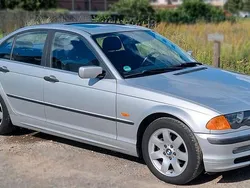 Silber Gebraucht 1999 BMW 318 Limousine | 1.800 €