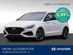 Weiß Neu 2024 Hyundai i30 Advantage Limousine | 26.890 € (Fairer Preis)