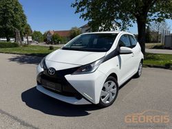 Weiß Gebraucht 2016 Toyota Aygo X-play Kleinwagen | 7.490 € (Fairer Preis)