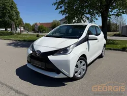 Weiß Gebraucht 2016 Toyota Aygo X-play Kleinwagen | 7.690 € (Fairer Preis)