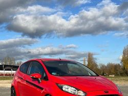 Rot Gebraucht 2014 Ford Fiesta Limousine | 4.500 € (Fairer Preis)