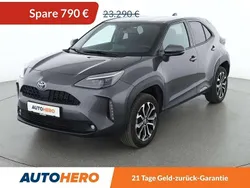 Grau Gebraucht 2021 Toyota Yaris Cross Team SUV | 22.500 € (Fairer Preis)