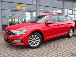 Rot Gebraucht 2022 VW Passat Business Kombi | 18.970 € (Fairer Preis)