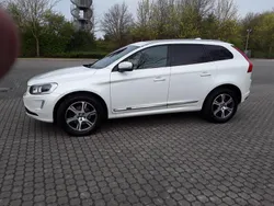 Weiß Gebraucht 2015 Volvo XC60 SUV | 15.100 € (Fairer Preis)