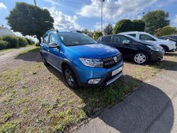 Bleu dazurite Gebraucht 2017 Dacia Sandero Celebration Kleinwagen | 9.990 € (Etwas zu teuer)