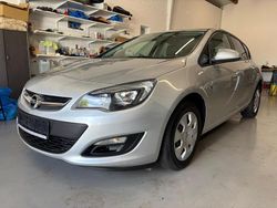 Silber Gebraucht 2012 Opel Astra Limousine | 3.899 € (Fairer Preis)