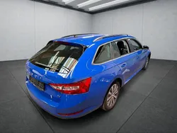 Blau Gebraucht 2021 Skoda Superb Kombi | 22.299 € (Guter Preis)