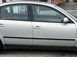 Silber Gebraucht 1996 VW Passat Basis Limousine | 7.890 €