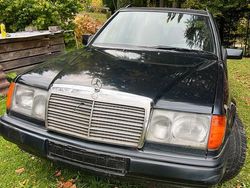 Schwarz Gebraucht 1990 Mercedes 200 Kombi | 2.100 €