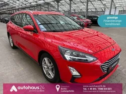 Rot Gebraucht 2021 Ford Focus Cool & Connect Limousine | 21.990 € (Guter Preis)