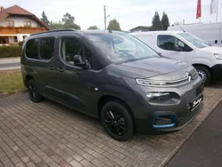 Platinumgrau metallic Gebraucht 2023 Citroën e-Berlingo Shine Van / Kleinbus | 31.400 € (Teuer)